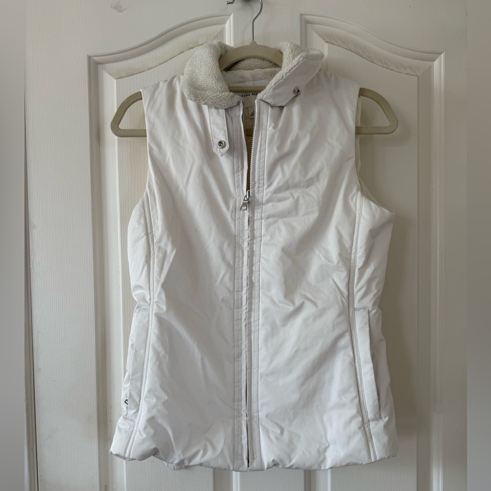 Banana Republic Women's Ivory Puffer Vest
